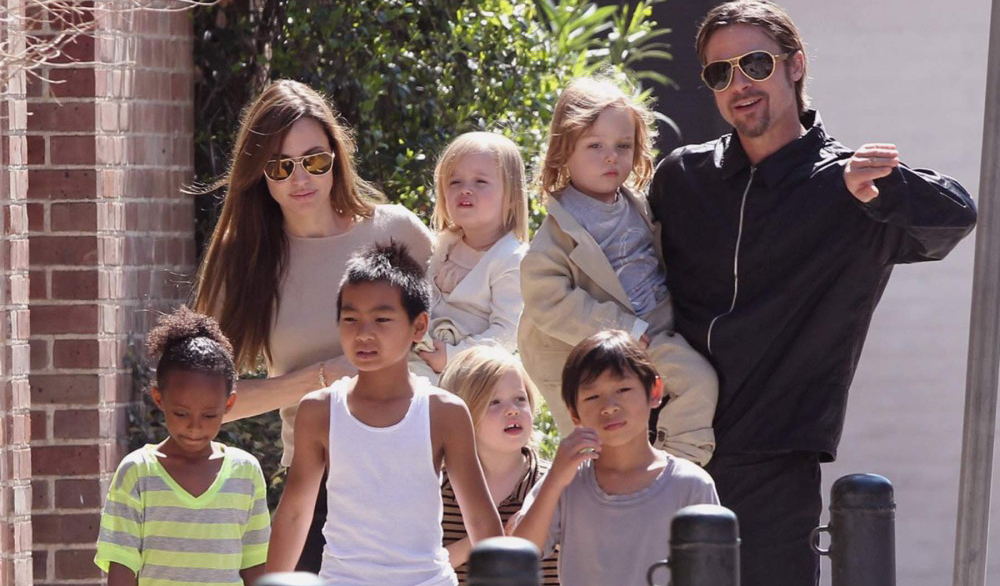Angelina-Jolie-and-Brad-Pitt-kids-1000x667