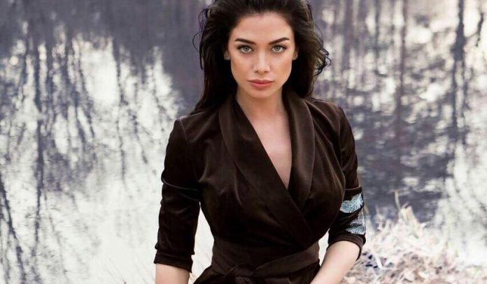 Julia-Kavtaradze-big-mine