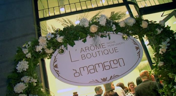 LAROMEBUTIQUE.mp4_snapshot_00.04