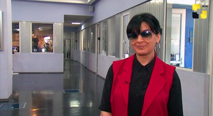 LIKA_DOLIDZE.mp4_snapshot_02.47