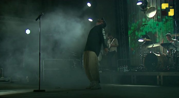 OSCARANDTHEWOLFY.mp4_snapshot_01.37.668