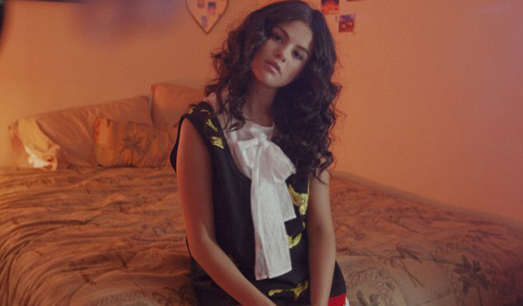 Selena-Gomez-Wonderland-11