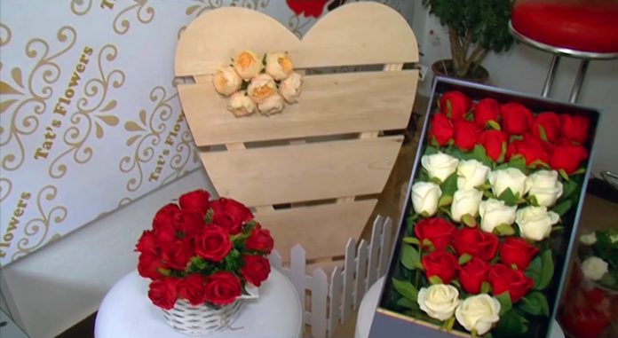 Tats-Flowers.mp4_snapshot_02.10