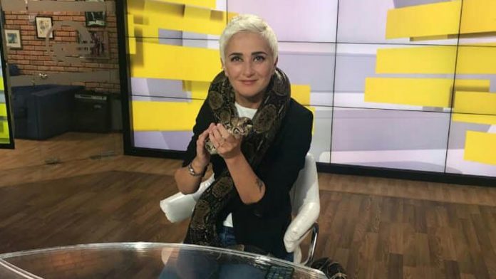 naniko-xazaradze-snake