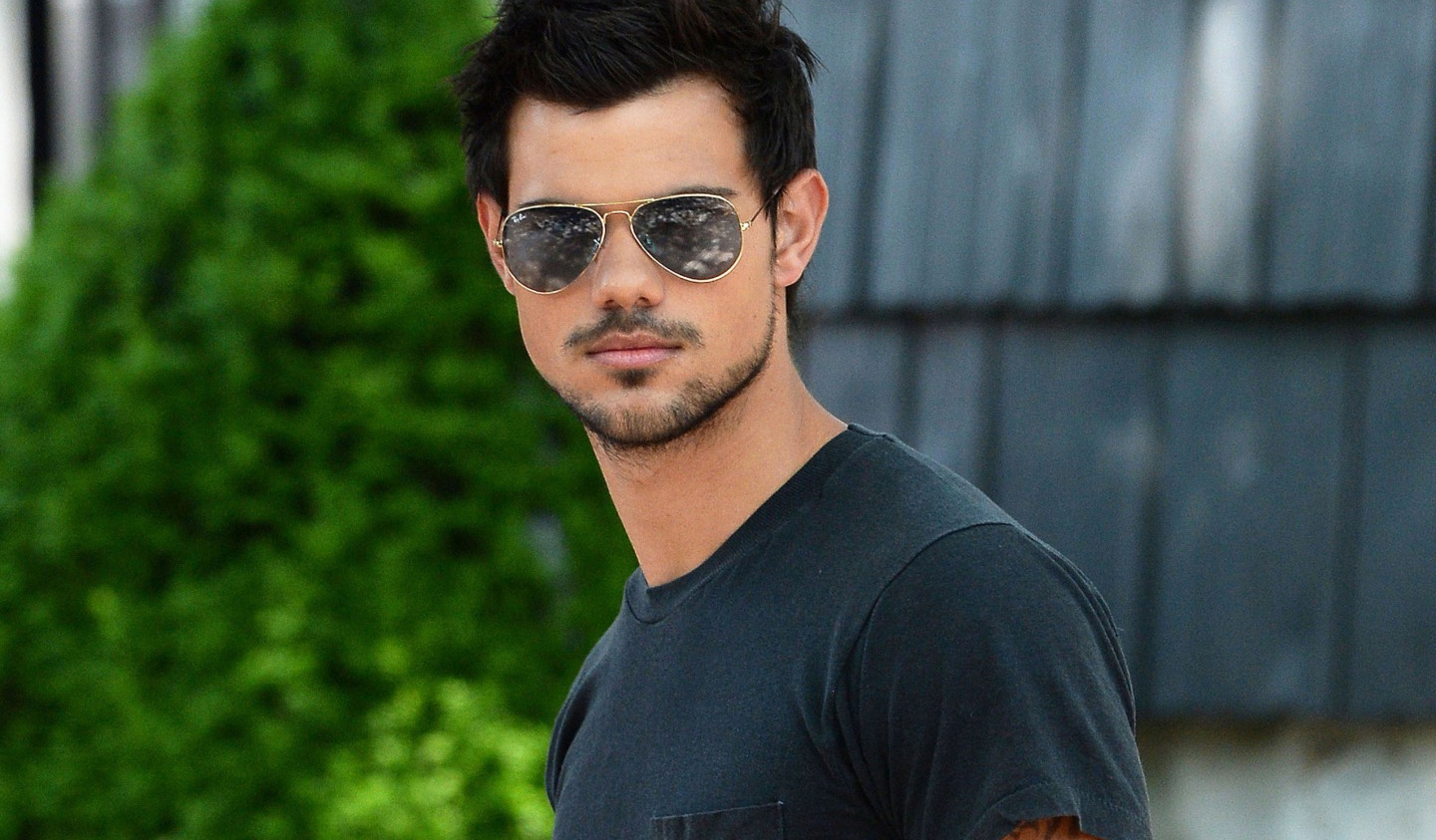 taylor-lautner-glasses-full-hd-wallpaper-134790514